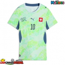 Camisa de Futebol Suíça Granit Xhaka #10 Equipamento Secundário Mulheres Mundo 2026 Manga Curta